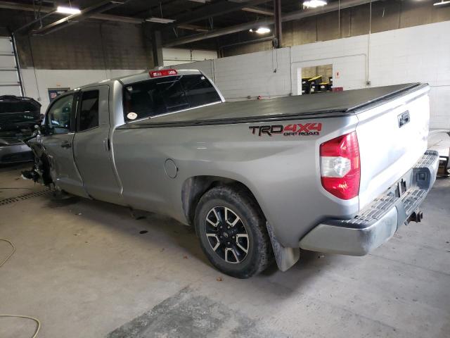5TFCW5F13FX018274 - 2015 TOYOTA TUNDRA DOUBLE CAB SR/SR5 GRAY photo 2