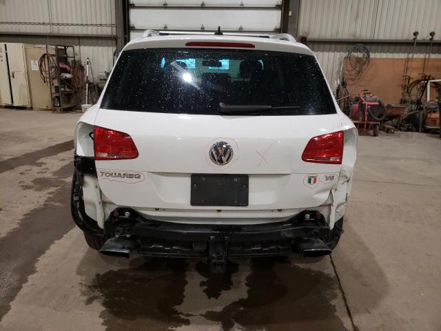 WVGEF9BP3DD012141 - 2013 VOLKSWAGEN TOUAREG V6 WHITE photo 6