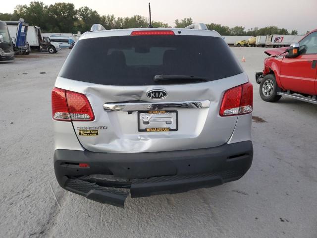 5XYKT3A14BG019737 - 2011 KIA SORENTO BASE SILVER photo 6