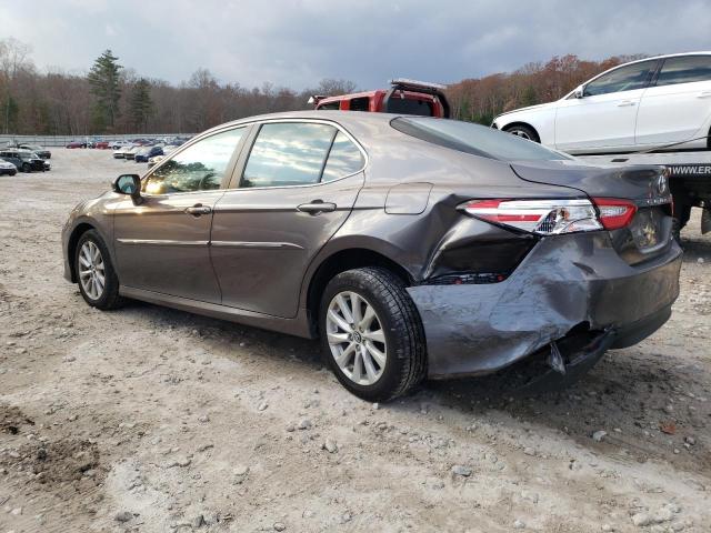 4T1B11HK5JU096814 - 2018 TOYOTA CAMRY L GRAY photo 2