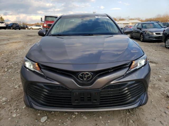 4T1B11HK5JU096814 - 2018 TOYOTA CAMRY L GRAY photo 5