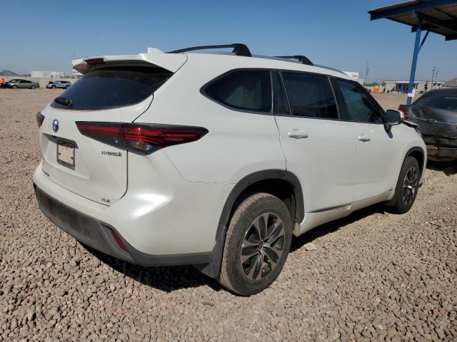 5TDKBRCH5PS133093 - 2023 TOYOTA HIGHLANDER HYBRID XLE WHITE photo 3