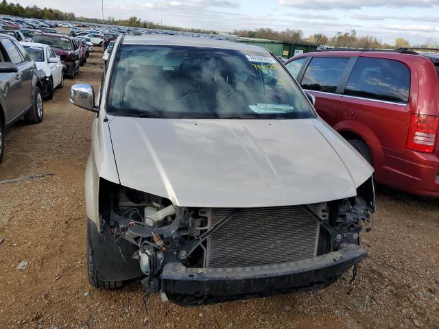 2C4RC1CG2FR572733 - 2015 CHRYSLER TOWN & COU TOURING L GOLD photo 5