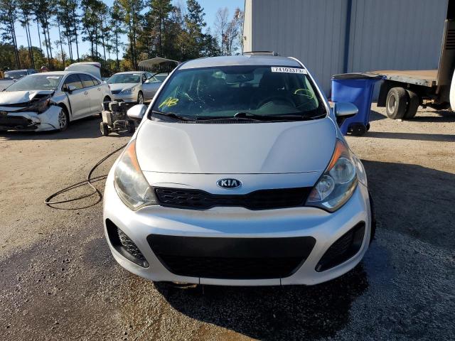 KNADM5A37D6293407 - 2013 KIA RIO LX SILVER photo 5