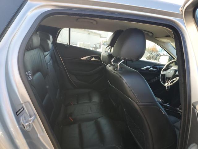 SJKCH5CP8JA059902 - 2018 INFINITI QX30 BASE فضي صورة 10