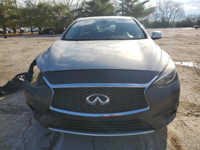 SJKCH5CP8JA059902 - 2018 INFINITI QX30 BASE فضي صورة 5