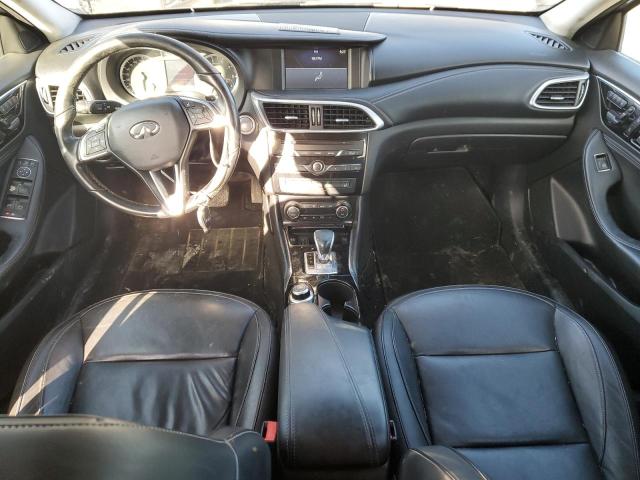 SJKCH5CP8JA059902 - 2018 INFINITI QX30 BASE فضي صورة 8