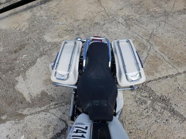 1HD1FCW114Y611472 - 2004 HARLEY-DAVIDSON FLHTCUI 白色 照片 6