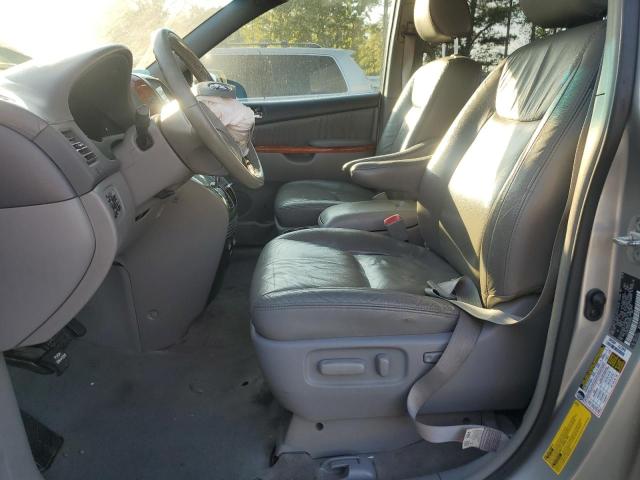 5TDYK4CC6AS301820 - 2010 TOYOTA SIENNA XLE SILVER photo 7