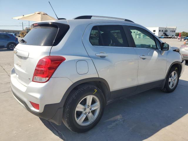 3GNCJLSB3JL361454 - 2018 CHEVROLET TRAX 1LT SILVER photo 3