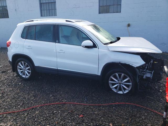 WVGSV7AX1HK018422 - 2017 VOLKSWAGEN TIGUAN WOLFSBURG WHITE photo 4