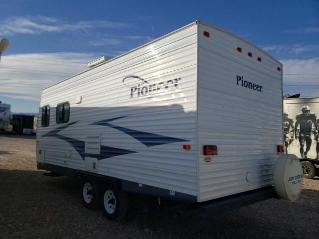 1EB1C182562493872 - 2006 FLEETWOOD PIONEER WHITE photo 3