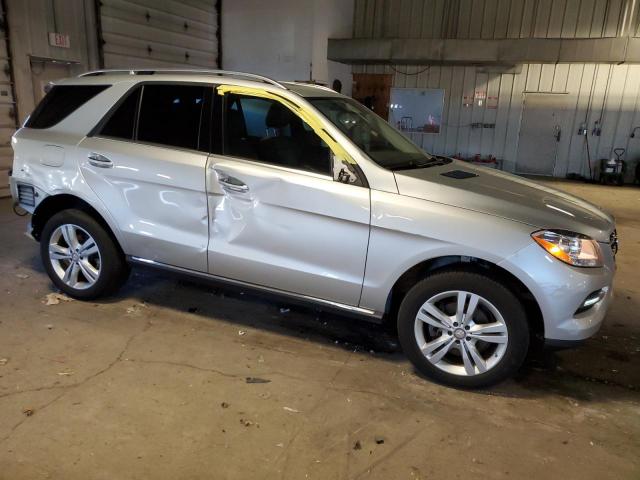 4JGDA5HB8FA544553 - 2015 MERCEDES-BENZ ML 350 4MATIC SILVER photo 4