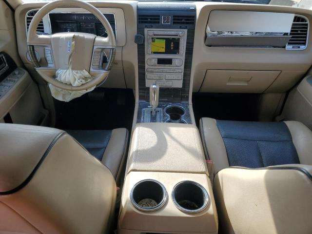 5LMJJ2J5XAEJ00966 - 2010 LINCOLN NAVIGATOR 白色 照片 8