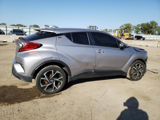 JTNKHMBX3J1008412 - 2018 TOYOTA C-HR XLE SILVER photo 3