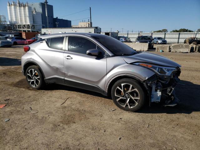 JTNKHMBX3J1008412 - 2018 TOYOTA C-HR XLE SILVER photo 4