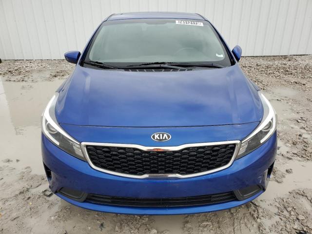 3KPFK4A78HE017249 - 2017 KIA FORTE LX BLUE photo 5