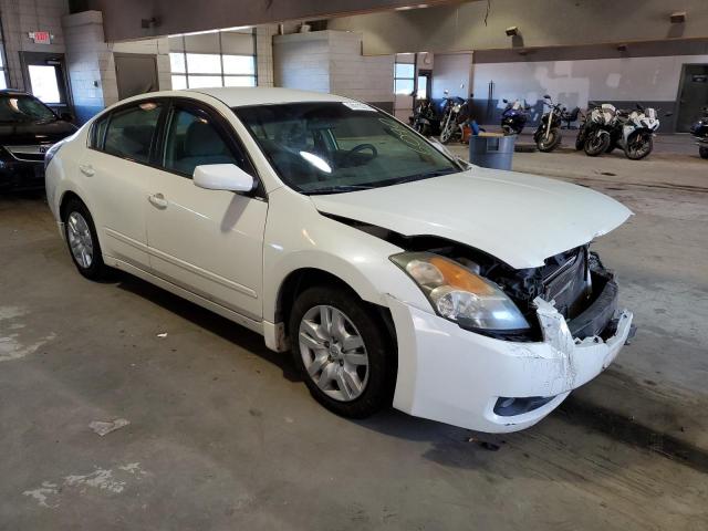 1N4AL21E19N561136 - 2009 NISSAN ALTIMA 2.5 WHITE photo 4