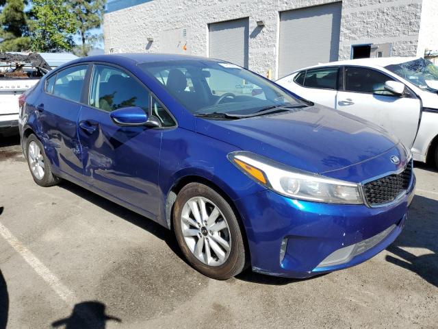 3KPFL4A76HE055365 - 2017 KIA FORTE LX BLUE photo 4