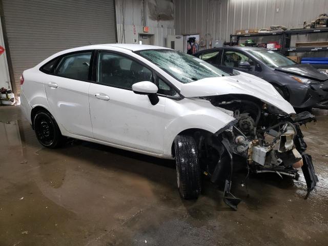 3FADP4AJ3FM110418 - 2015 FORD FIESTA S WHITE photo 4