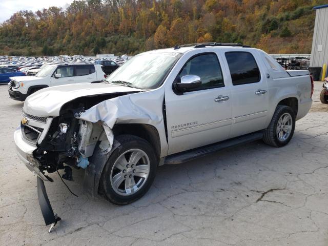 3GNTKGE77DG139623 - 2013 CHEVROLET AVALANCHE LTZ SILVER photo 1