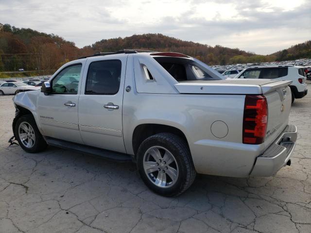 3GNTKGE77DG139623 - 2013 CHEVROLET AVALANCHE LTZ SILVER photo 2