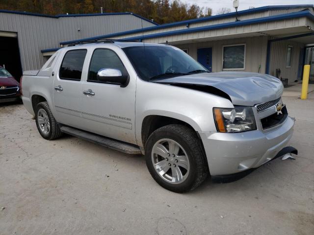 3GNTKGE77DG139623 - 2013 CHEVROLET AVALANCHE LTZ SILVER photo 4