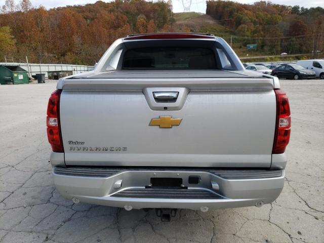 3GNTKGE77DG139623 - 2013 CHEVROLET AVALANCHE LTZ SILVER photo 6