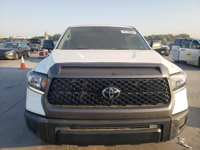 5TFTY5F14JX009991 - 2018 TOYOTA TUNDRA DOUBLE CAB SR WHITE photo 5