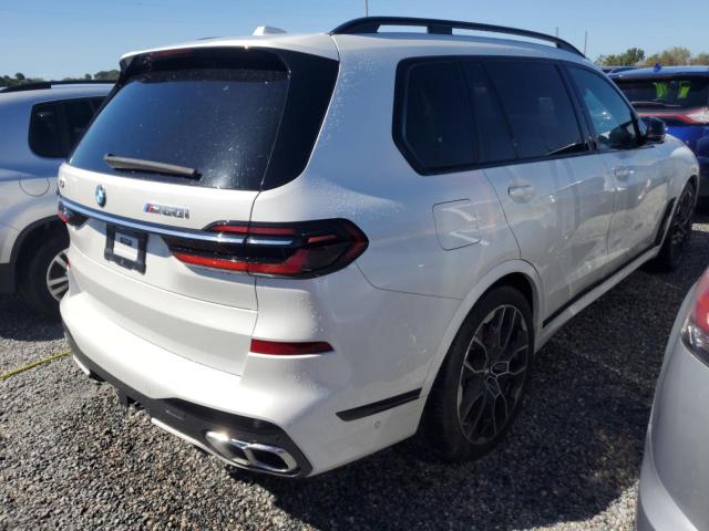 5UX33EM07P9P54139 - 2023 BMW X7 M60I WHITE photo 3