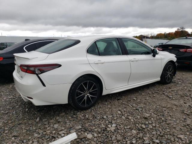 4T1G11AK4NU662130 - 2022 TOYOTA CAMRY SE WHITE photo 3