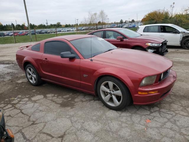 1ZVFT82H855116380 - 2005 FORD MUSTANG GT RED photo 4