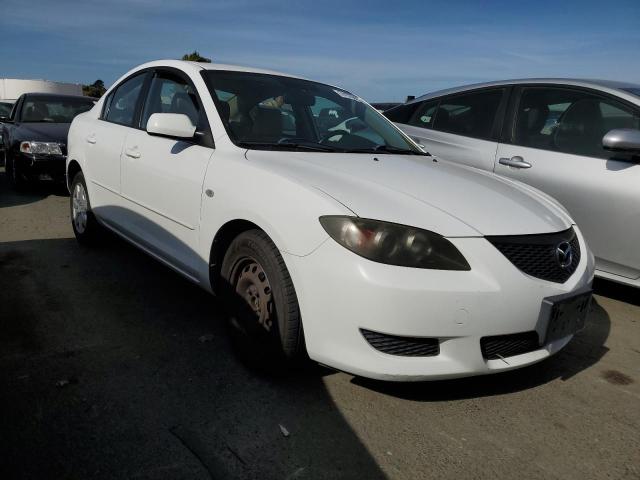 JM1BK12F041177173 - 2004 MAZDA 3 I WHITE photo 4