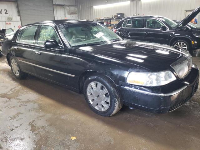 1LNHM81W03Y636248 - 2003 LINCOLN TOWN CAR EXECUTIVE BLACK photo 4