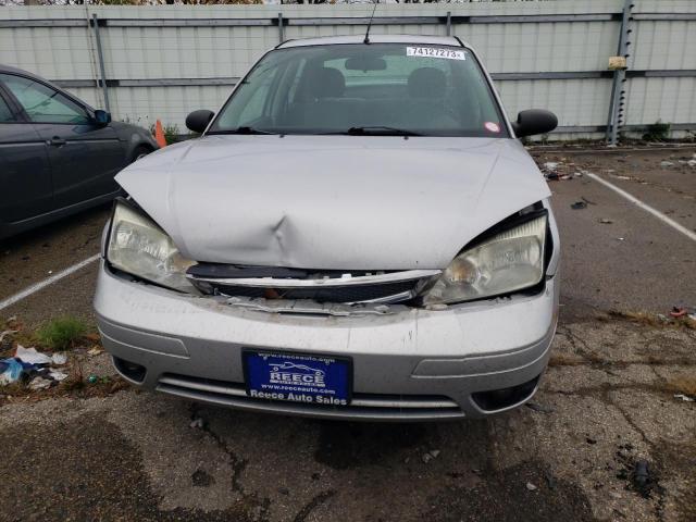 1FAHP34N57W332387 - 2007 FORD FOCUS ZX4 SILVER photo 5