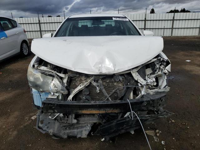 4T1BF1FK7EU861581 - 2014 TOYOTA CAMRY L WHITE photo 5