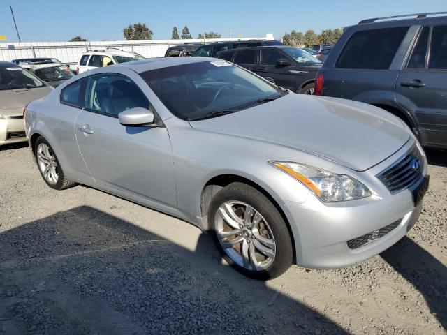 JN1CV6ELXAM151588 - 2010 INFINITI G37 SILVER photo 4