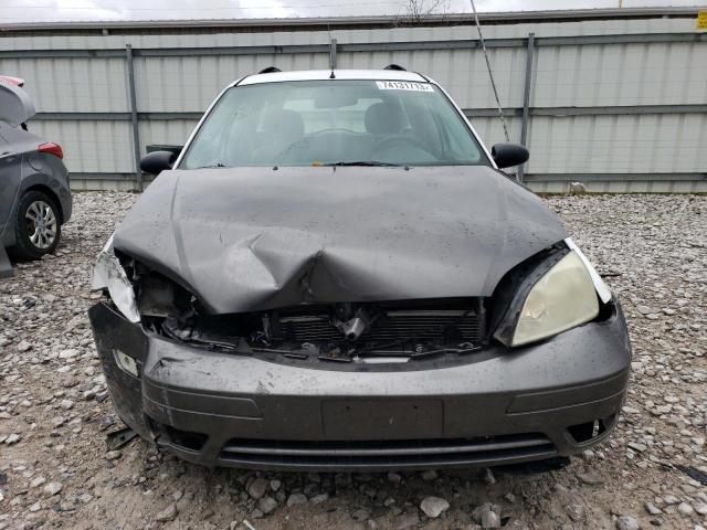 1FAFP36N86W172587 - 2006 FORD FOCUS ZXW WHITE photo 5