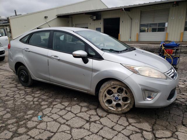 3FADP4CJ7BM221724 - 2011 FORD FIESTA SEL SILVER photo 4