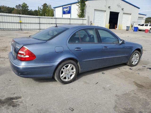 WDBUF82J34X127020 - 2004 MERCEDES-BENZ E 320 4MATIC BLUE photo 3