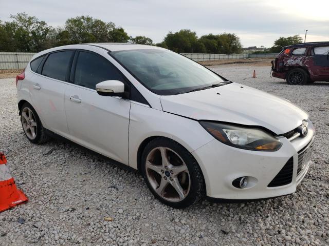 1FADP3N22DL381322 - 2013 FORD FOCUS TITANIUM WHITE photo 4