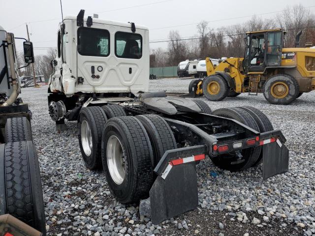 3AKJHTDV7NSMZ1786 - 2022 FREIGHTLINER CASCADIA 1 WHITE photo 3