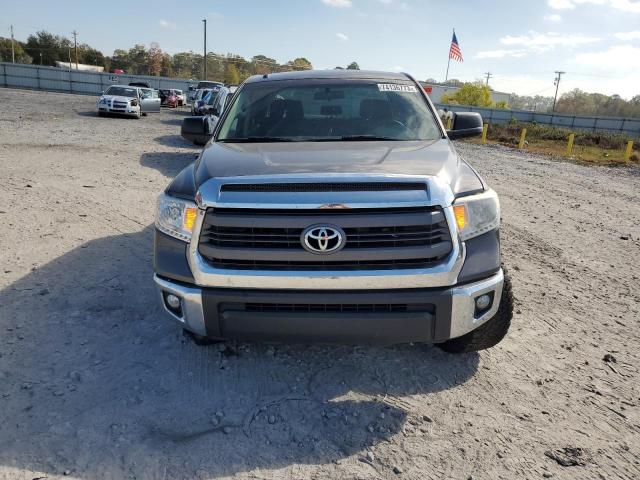 5TFDW5F16EX413973 - 2014 TOYOTA TUNDRA CREWMAX SR5 GRAY photo 5