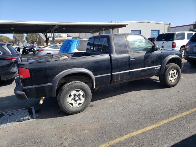 1GCCT19W0Y8146381 - 2000 CHEVROLET S TRUCK S10 BLACK photo 3