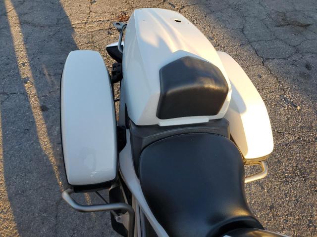 WB10A1303FZ192580 - 2015 BMW R1200 RT TWO TONE photo 6