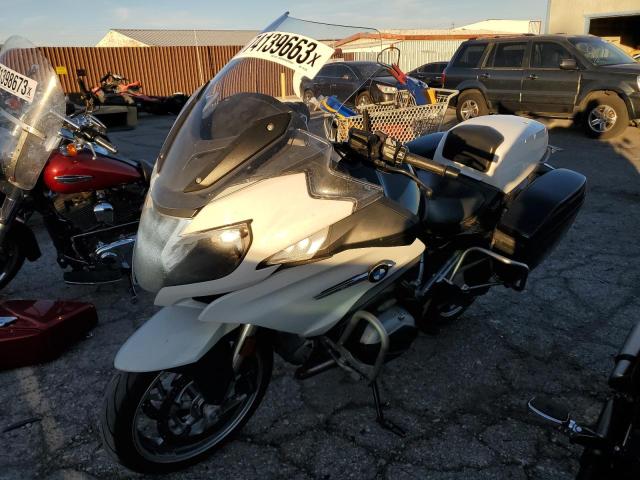 WB10A1306JZ467190 - 2018 BMW R1200 RT TWO TONE photo 2