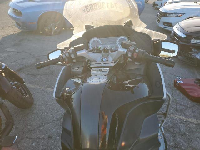 WB10A1306JZ467190 - 2018 BMW R1200 RT TWO TONE photo 5