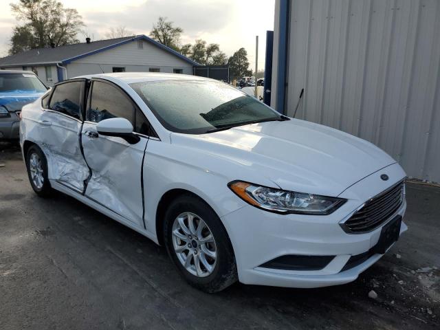 3FA6P0G71HR113935 - 2017 FORD FUSION S WHITE photo 4