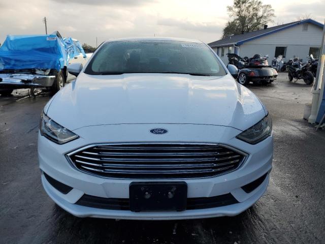 3FA6P0G71HR113935 - 2017 FORD FUSION S WHITE photo 5