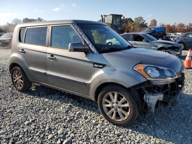 KNDJT2A57D7615207 - 2013 KIA SOUL GRAY photo 4